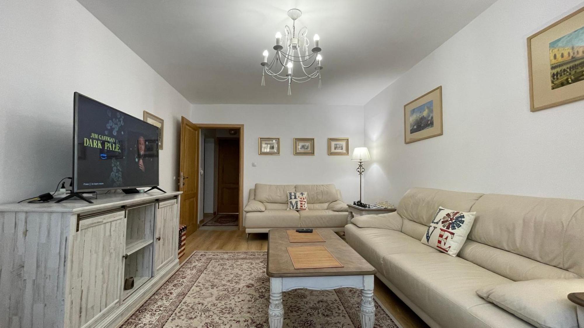 2_Traveler'S Retreat Apartment Brasov Bagian luar foto